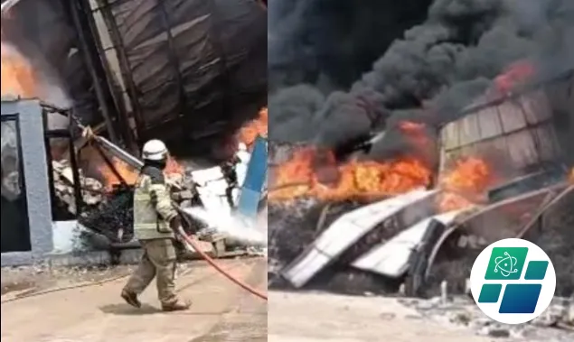 Kebakaran 20 Gudang di Kosambi Tangerang, Asap Hitam Membubung