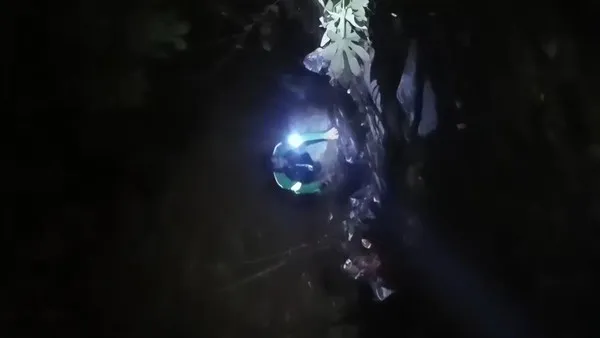 Buang Air Kecil di Pinggir Tebing, Pria di Bogor Terjatuh 10 Meter