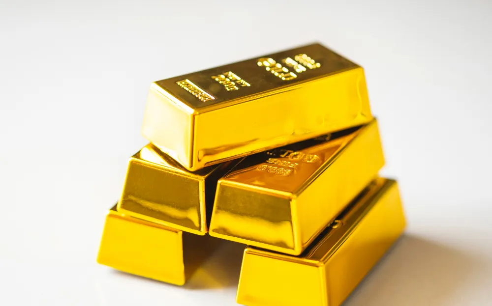 Harga Emas Antam Hari Ini Turun Rp10.000, Buyback Juga Melemah