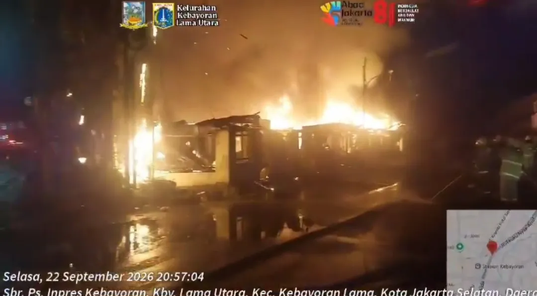 VIDEO: Kebakaran Melanda Pasar Inpres Kebayoran Lama