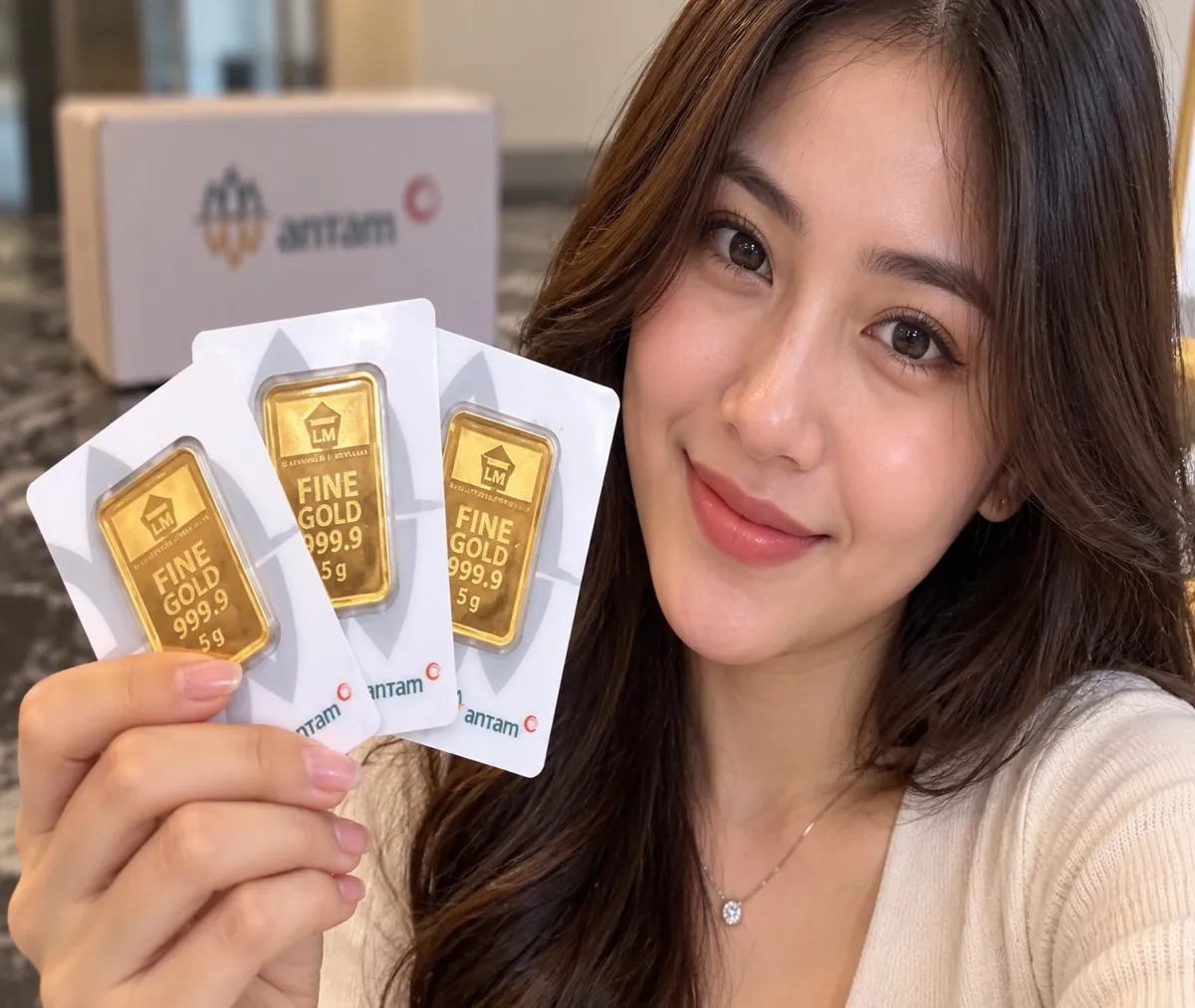 Harga Emas Antam Hari Ini Turun Rp15.000, Cek Harga 0,5 Gram hingga 1 Kg