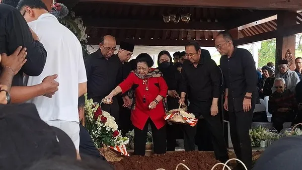 Pemakaman Guruh Soekarnoputra Dihadiri Sejumlah Tokoh