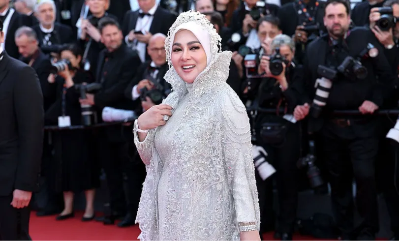 Syahrini Akui Hobi Edit Foto Sendiri Sebelum Unggah ke Medsos