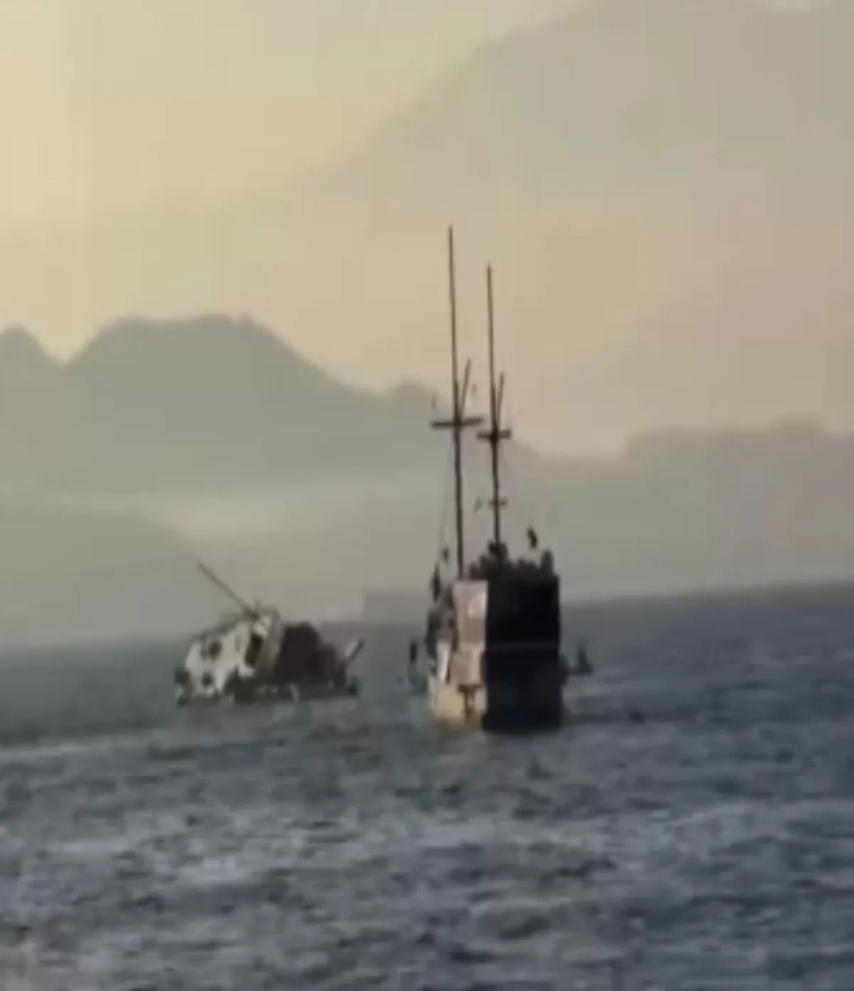 Kapal Pinisi Yukai Tenggelam di Labuan Bajo, 13 Wisatawan dan 6 Kru Berhasil Dievakuasi
