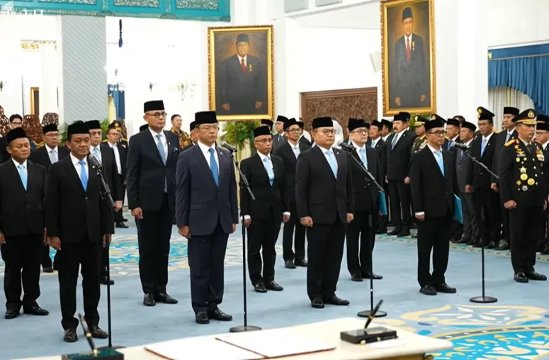 Kursi Berganti, Kendali Berubah: Membaca Perombakan Besar Kabinet Prabowo