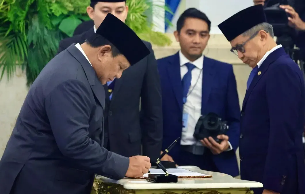 Rocky Gerung Resmi Jadi Wantimpres Prabowo, Segini Gajinya