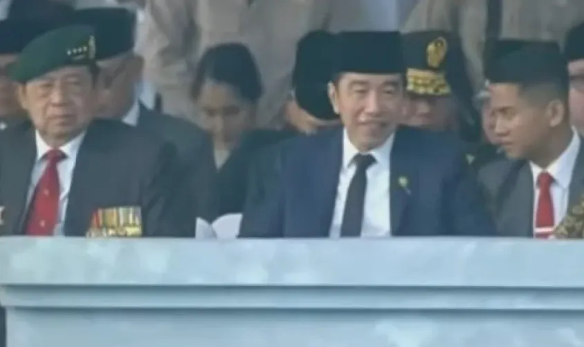 SBY dan Jokowi Hadiri HUT ke-81 TNI, Duduk Bersebelahan di Tribun Tamu