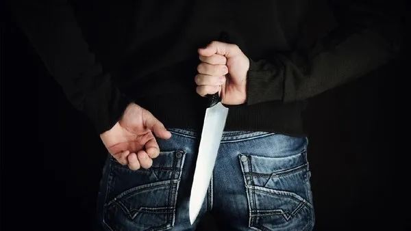 Bukan Penumpang, Perempuan Ini Diduga Tusuk Sopir Taksi Listrik di Jakut