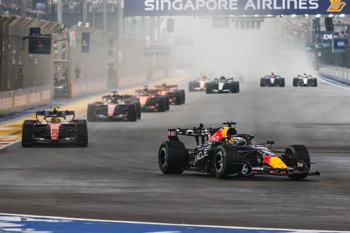 F1 Singapura 2026: Verstappen Pole, Russell Terpuruk ke Belakang