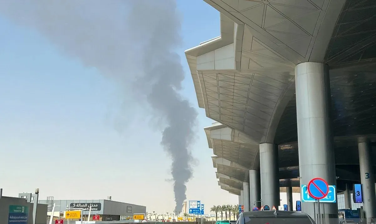 Serangan Bandara Riyadh, Kemlu Pantau Keselamatan WNI