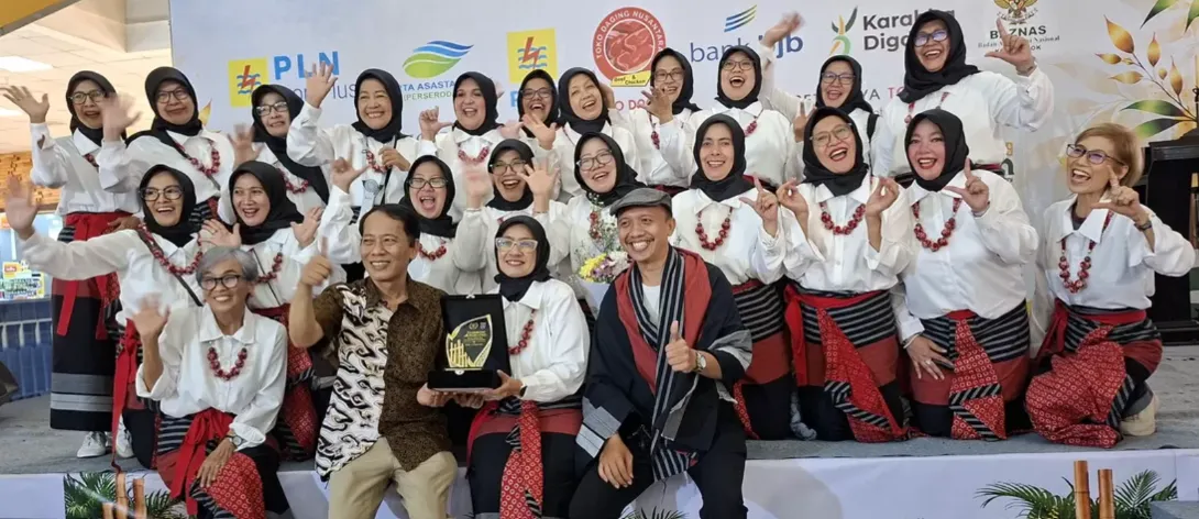 Kenanga Tangsel Juarai Harmoni Angklung PWI Depok 2026