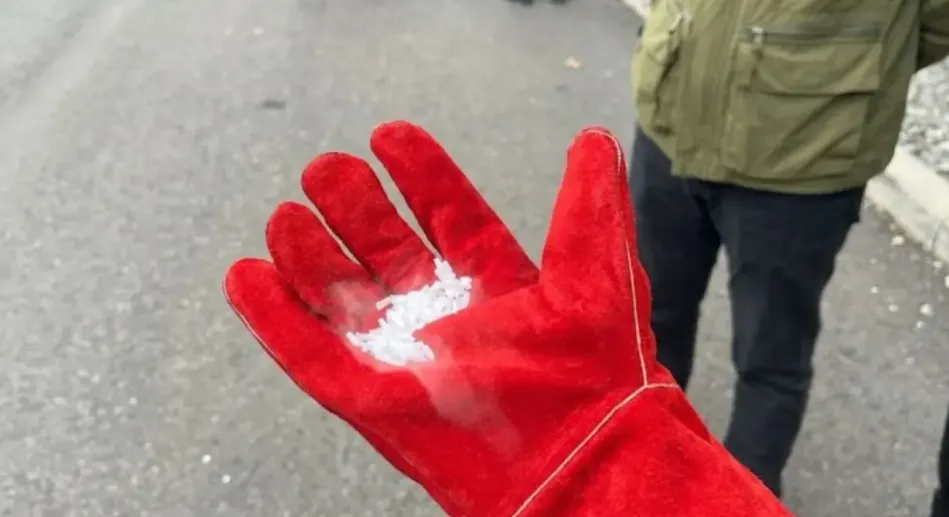 Dry Ice Mulai Jadi Senjata Baru Lawan Asap Karhutla