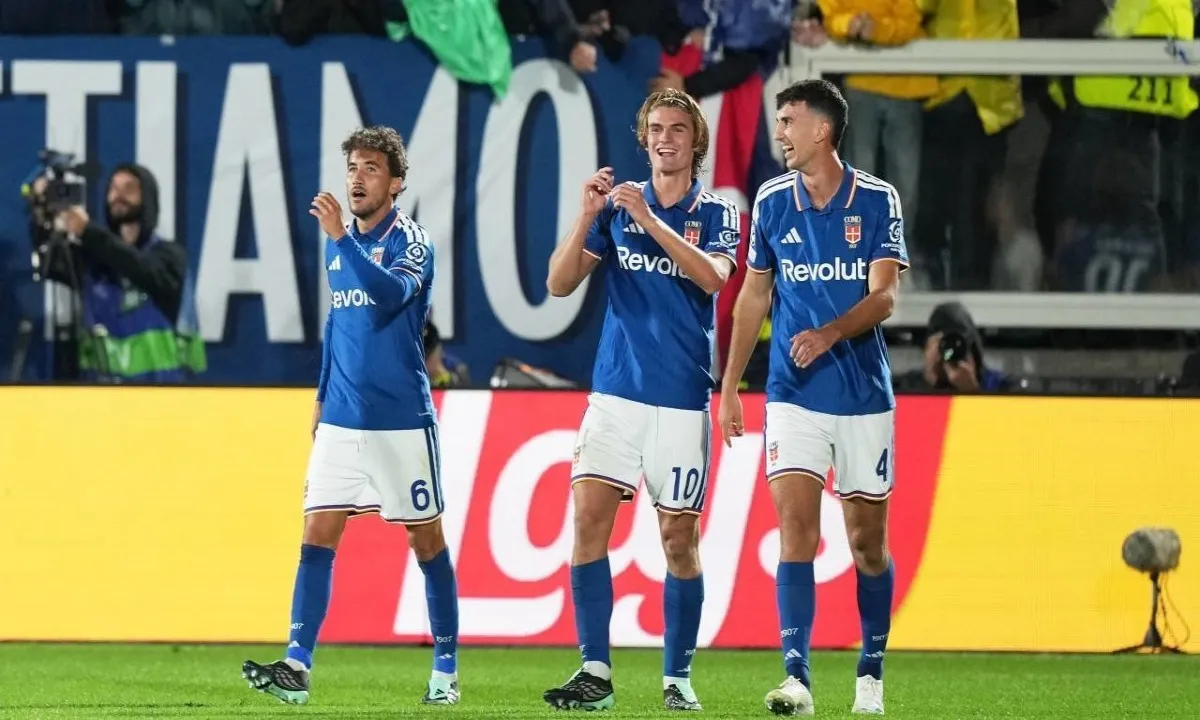 Como 1907 Hancurkan Manchester United 4-1 di Liga Champions, Nico Paz Cetak Brace