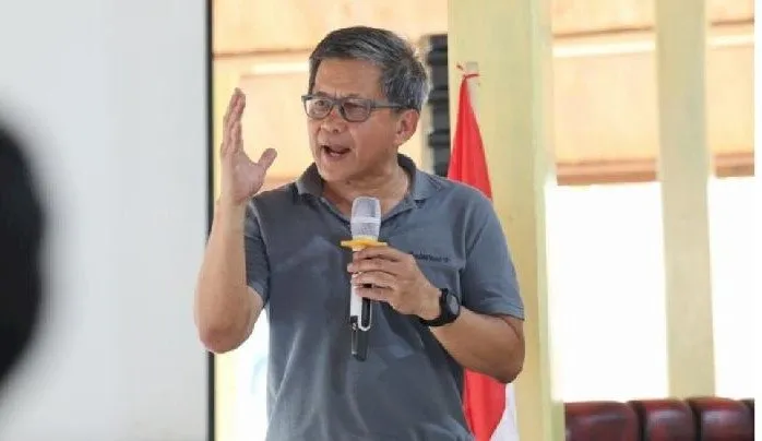 Panas! Rocky Gerung Sebut Separuh Anggota Kabinet Dungu