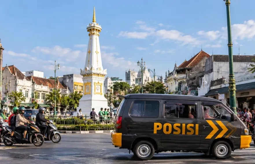 Viral Mobil Bertuliskan POSISI di Tugu Jogja, Dikira Mobil Polisi