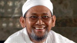 Kisah Mengharukan Sang Rokcer Yang Begitu Indah, Dari Ahli Makisat Menjadi Ahli Taat.