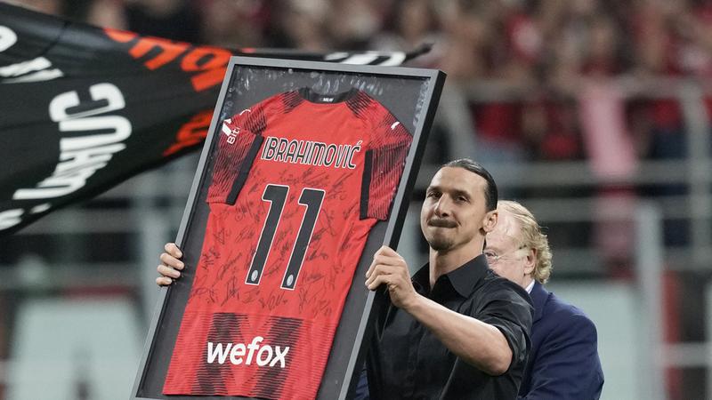 Air Mata Ibrahimovic Tak Bisa Dibendung Saat Mengumumkan Gantung Sepatu