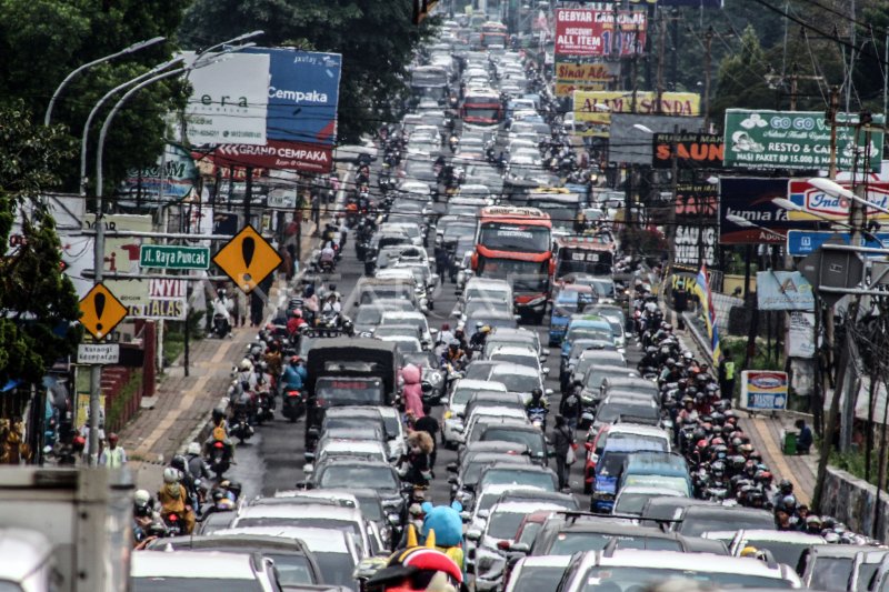 Jalur Puncak Bogor Macet, Polisi Berlakukan One Way