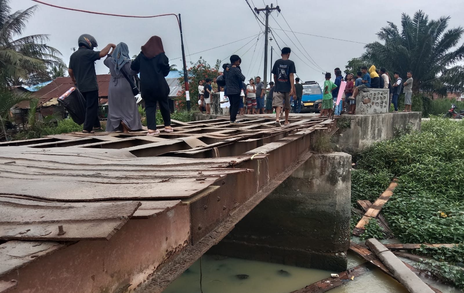 Viral! Jembatan Rusak di Kabupaten Sergai Makan Tumbal, Satu Warga Meninggal Dunia