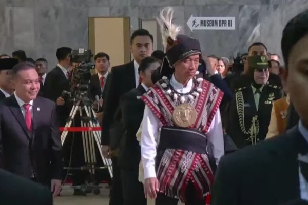Jokowi Hadiri Sidang Tahunan MPR Pakai Baju Adat Tanimbar Maluku