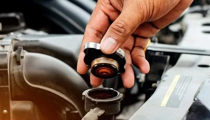 Penggunaan Air AC buat Isi Radiator, Apakah Aman?