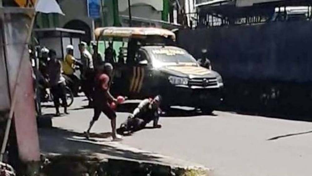 Kronologi ODGJ Tebas Polisi Pakai Parang di Manado