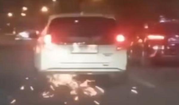 Viral Mobil Tabrak Lari dan Seret Motor Sejauh 5 Km di Pateur Bandung