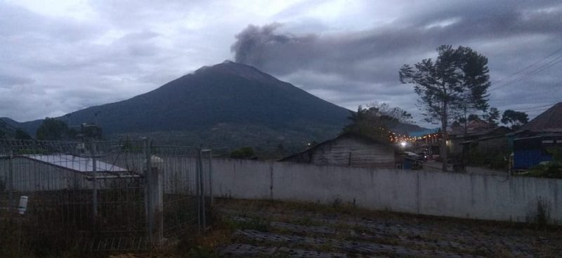 Gunung Marapi kembali Erupsi, Semburkan Abu Vulkanik Setinggi 500 Meter