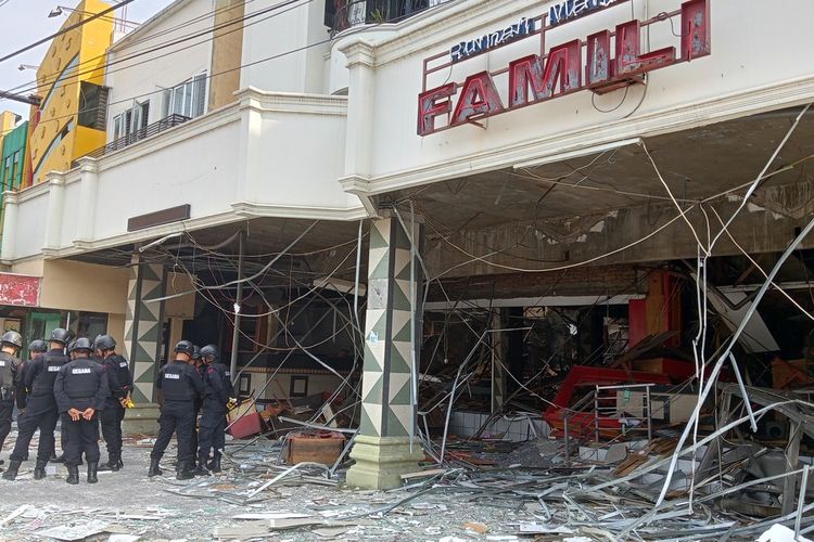 1 Orang Kritis Akibat Ledakan Bangunan Bekas Hotel di Medan