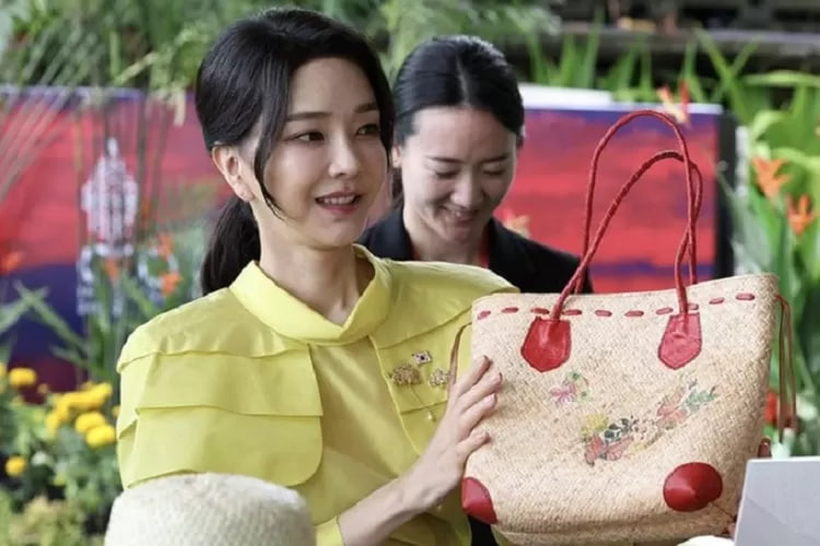 Skandal Tas Dior Ibu Negara Gemparkan Korsel Jelang Pemilu