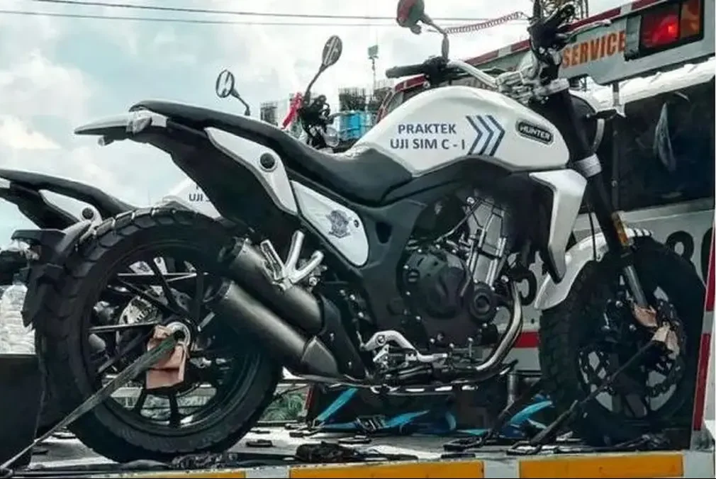 Bikin SIM C1 Uji Praktik Pakai Motor Hunter Scrambler SK500