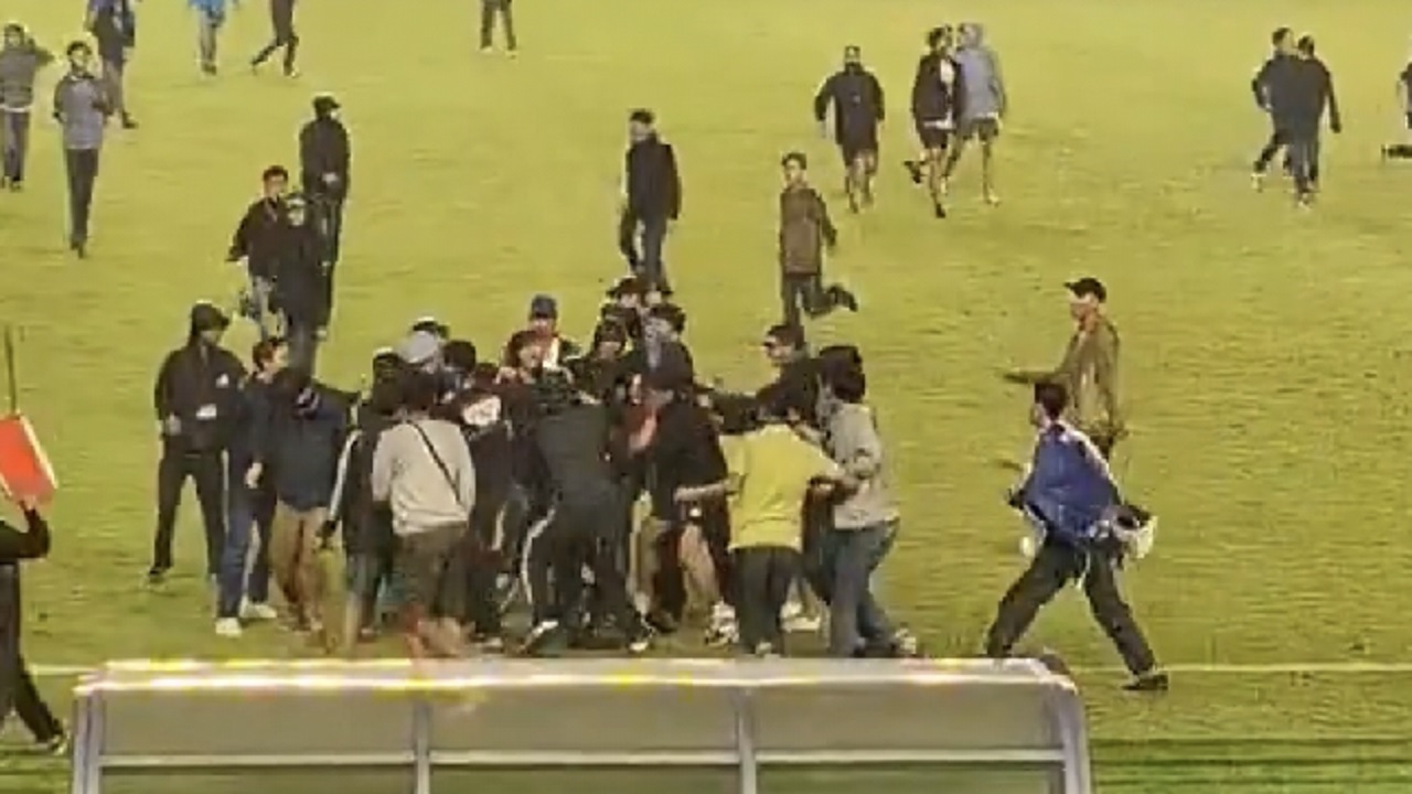 Manajemen Persib Mengecam Keras Aksi Bobotoh Serang Steward