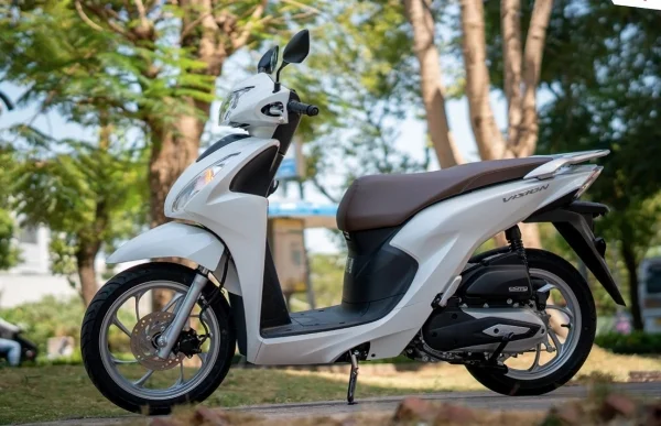 Harga Honda Vision 2025, Motor Irit Bensil 1 Liter Bisa Jalan 52,6 Km