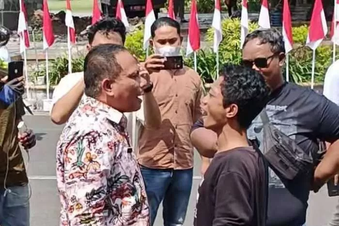 Viral Bupati Pati Naikkan PBB 250 Persen