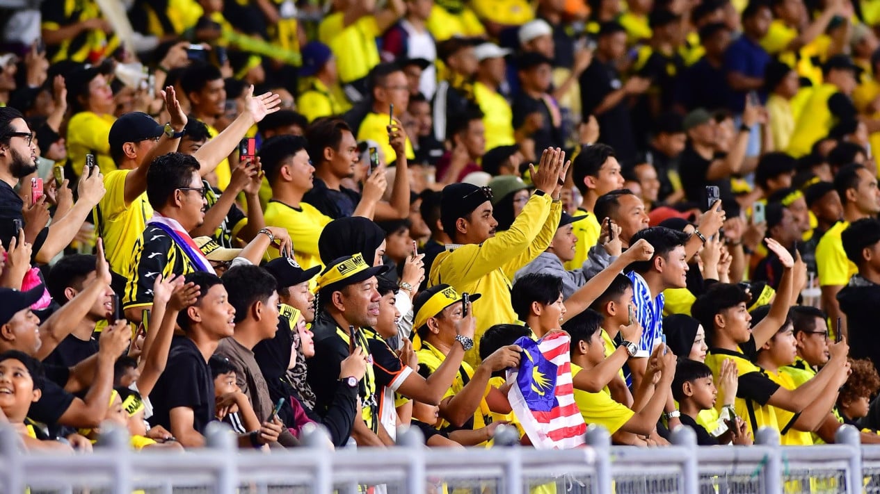 Lihat Bukti Data 7 Pemain Naturalisasi Dipalsukan Fans Malaysia Ngamuk
