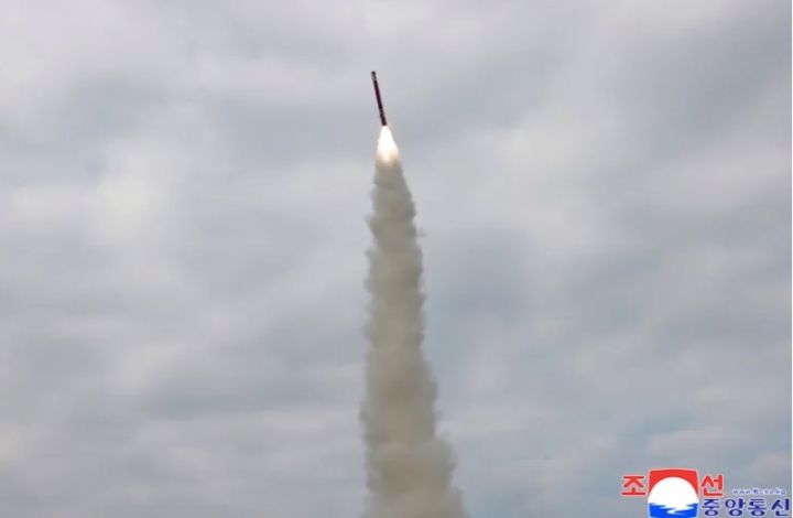 Kunjungan Trump ke Korea Selatan Disambut Uji Coba Rudal Korea Utara