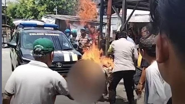 Maling Motor di Surabaya Diikat dan Dibakar Massa