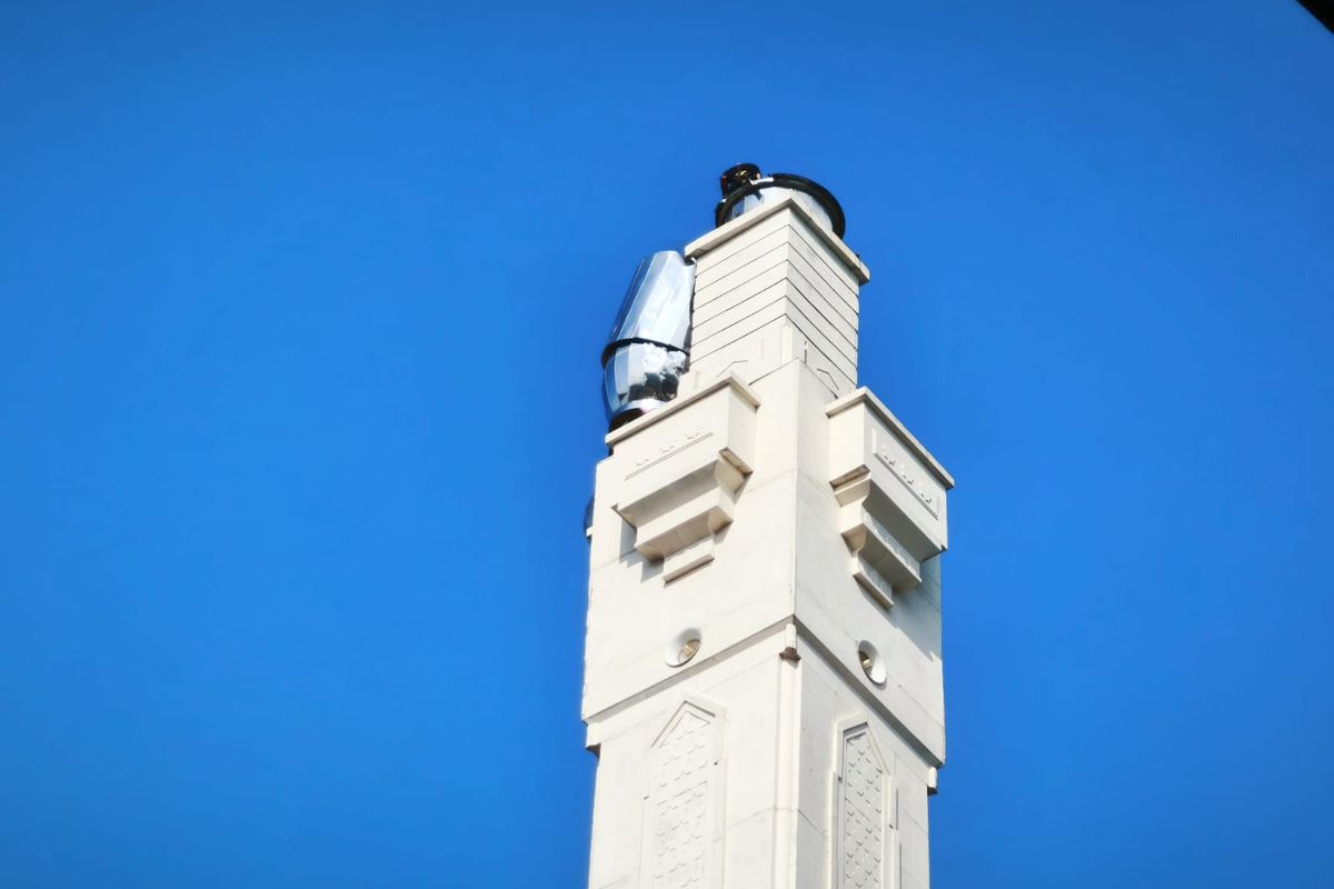 Viral Video Ujung Menara Masjid Agung Sukoharjo Patah Diterjang Angin Kencang