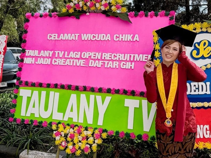 Chika Jessica Resmi jadi Sarjana Ekonomi Universitas Sangga Buana (USB), Langsung di Kasih Loker sama Andre Taulany