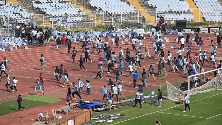Ribuan Fans Mengamuk saat Acara Lionel Messi di Stadion India, Ini Penyebabnya!