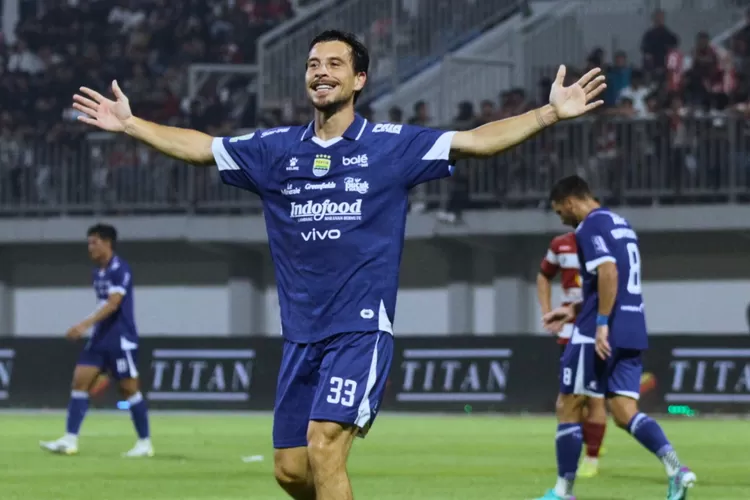 Thom Haye Cetak Gol Perdana saat Persib Bandung Tumbangkan Madura United 4-1