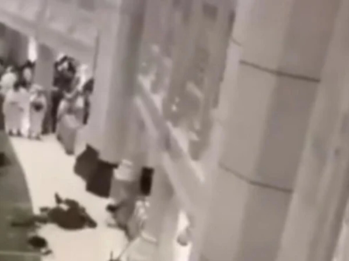Heboh! Pria Lompat dari Atas Masjidil Haram, Askar Tertimpa dan Terluka