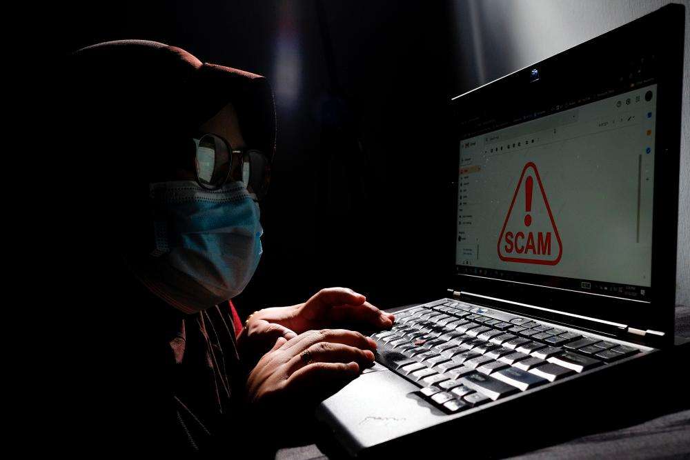 Singapura Berlakukan Hukuman Cambuk Bagi Pelaku Penipuan Online