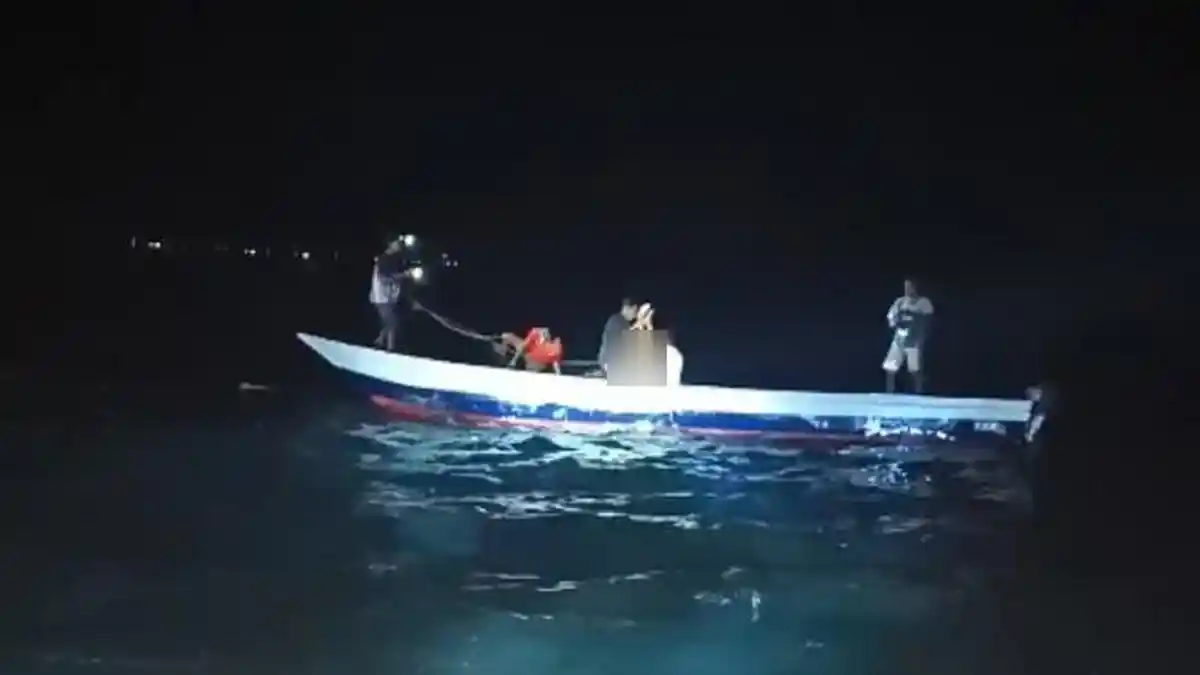 Ombak Tinggi 3 Meter Terjang Perahu Nelayan, Ayah dan Anak Meninggal Dunia