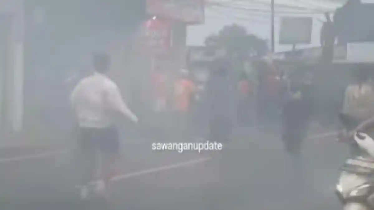 Bentrok Suporter Persija dan Persib di Sawangan Depok Viral di Medsos