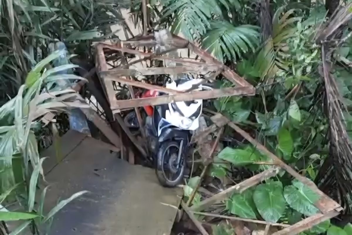 Jembatan Gantung di Lebak Ambruk, 5 Siswa Pelajar Terjatuh ke Sungai