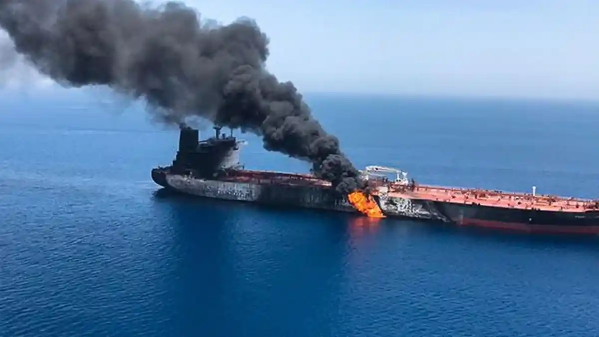 Kapal Mussafah 2 Meledak di Selat Hormuz, Tiga WNI Hilang