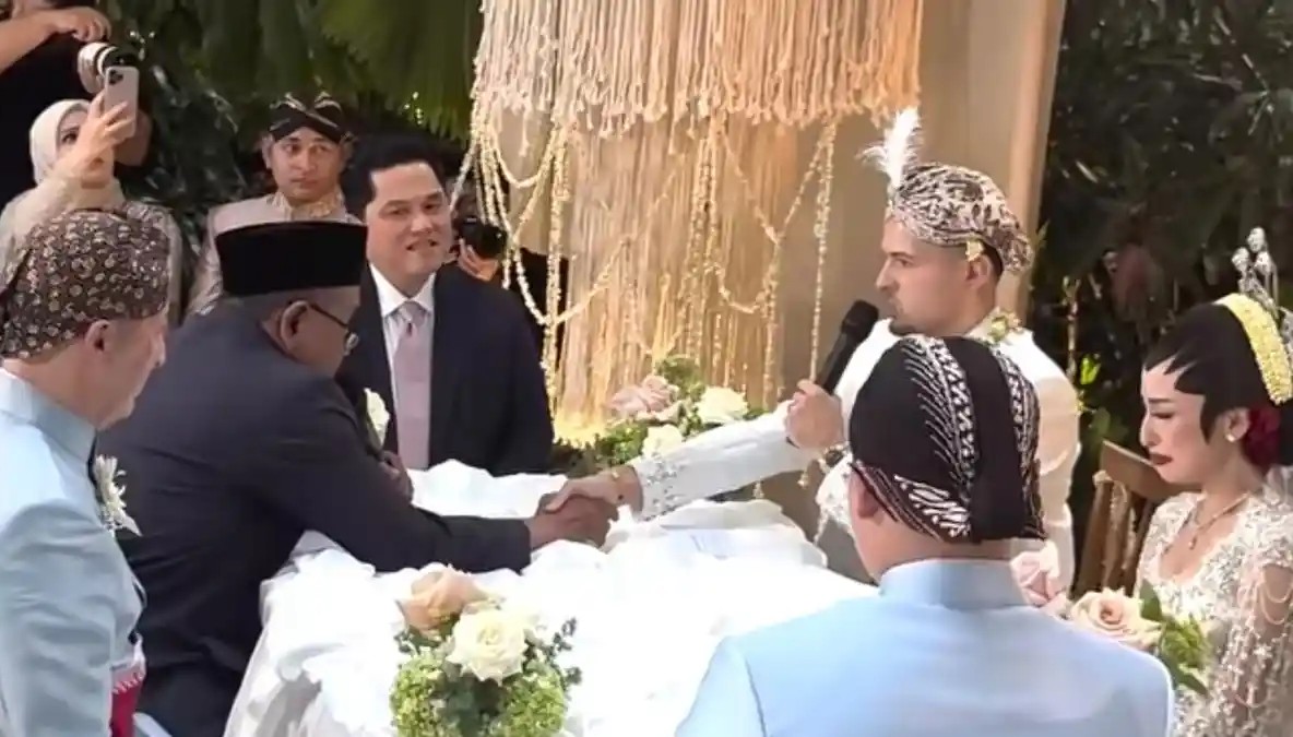 Erick Thohir Jadi Saksi Pernikahan Justin Hubner dan Jennifer Coppen di Bali