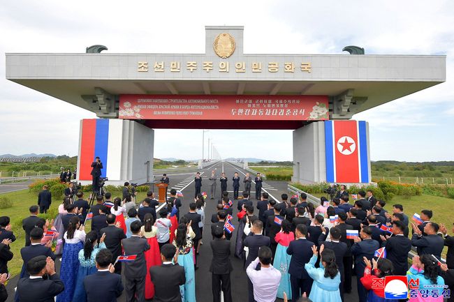 Jembatan Rusia-Korea Utara Diresmikan, Jalan Raya Pertama Penghubung Kedua Negara