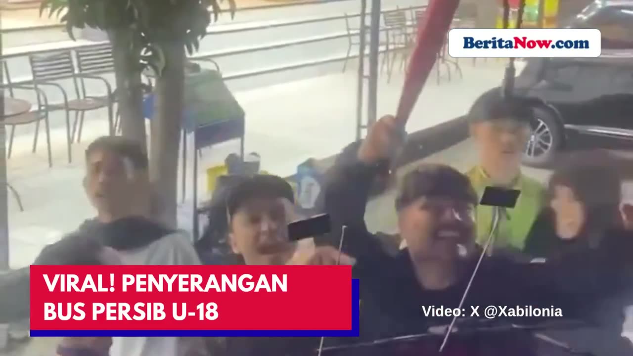Video Bus EPA Persib U-18 Diserang Di Tol Batang, Jawa Tengah.
